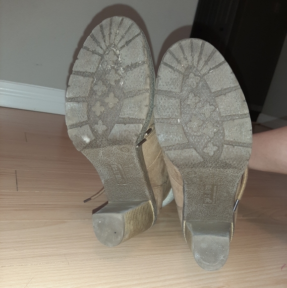 Tan Lace-up Booties - Picture 4 of 4